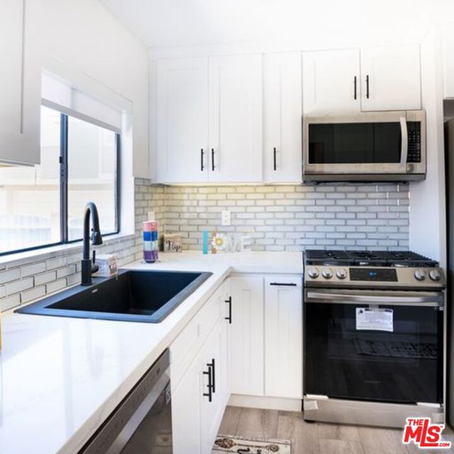 2015 Curtis Avenue, Redondo Beach, California 90278, ,Residential Income,Sold,Curtis,23274995