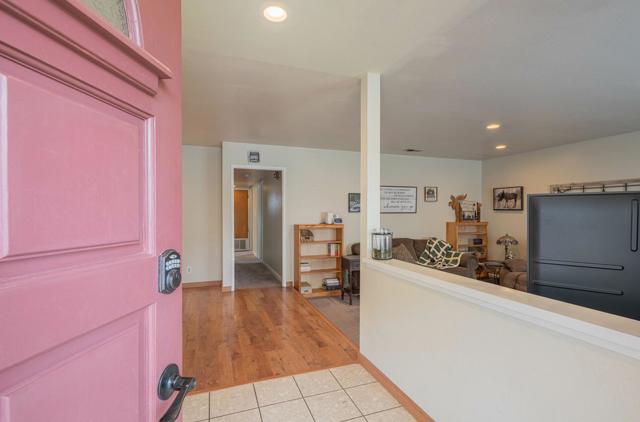 528 La Mesa Drive, Salinas CA: https://media.crmls.org/mediaz/7e7ccdbe-891b-4d7c-89e4-b2593a7318c0.jpg