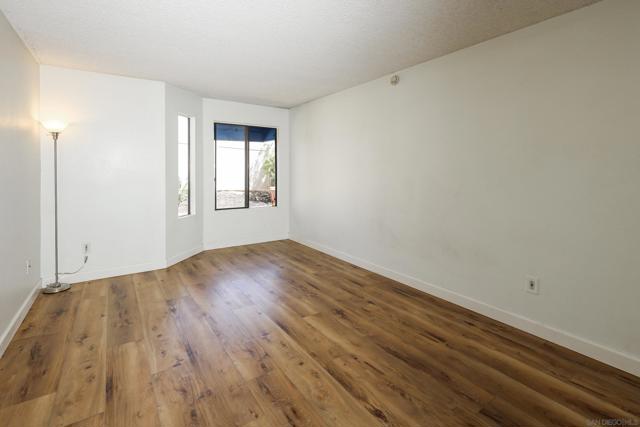 8338 Regents Rd., San Diego CA: https://media.crmls.org/mediaz/7e7d41e7-3300-4635-bd0f-41bffc9a709a.jpg