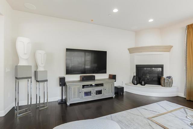 Image 16 of 73 For 6352 Grand Oak Way