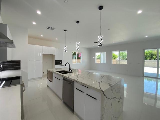 15483 Avenida Atezada, Desert Hot Springs CA: https://media.crmls.org/mediaz/7e7d8808-6515-445f-8a9e-a966d023ae06.jpg