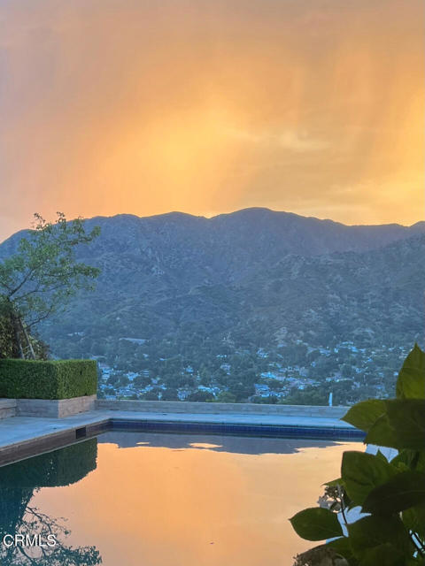 9670 Crystal View Dr., Tujunga CA: https://media.crmls.org/mediaz/7e7e1435-7a2a-47a0-b957-b91b0f3591f2.jpg