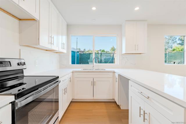 6327 Brooklyn Ave, San Diego CA: https://media.crmls.org/mediaz/7e7eb8bd-ed9b-41b5-8418-88383bb55ff9.jpg