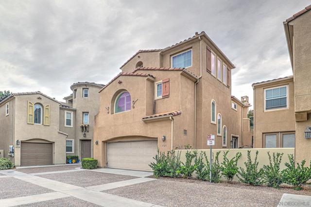 1526 Caminito Sicilia, Chula Vista CA: https://media.crmls.org/mediaz/7e7fc336-04e1-4503-9f3e-1bf0442b13a4.jpg