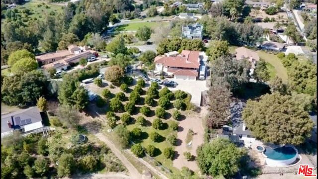 3044 Camino Cielo, Fallbrook CA: https://media.crmls.org/mediaz/7e800a86-0641-4f1d-8cd3-e43b8dab003c.jpg