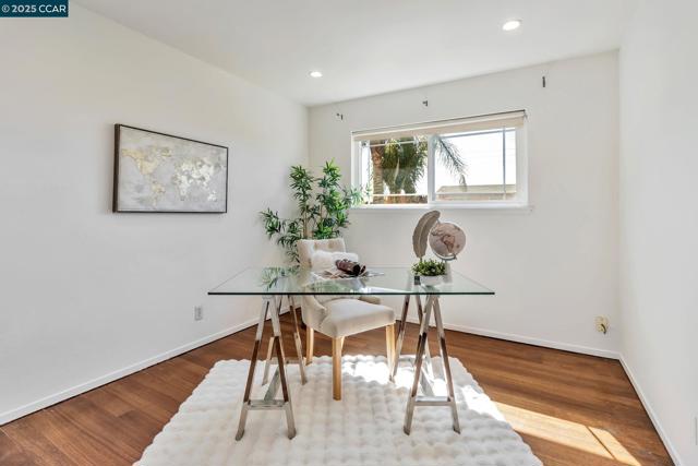 960 Live Oak Dr, Santa Clara CA: https://media.crmls.org/mediaz/7e806722-6e2c-41de-b04f-5989f06a4775.jpg