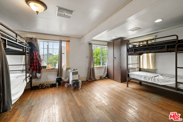 1311 S Westlake Avenue, Los Angeles CA: https://media.crmls.org/mediaz/7e80a1e3-e9fc-4fc2-af81-338755075e91.jpg