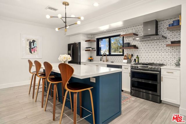 3650 Virginia Road, Los Angeles CA: https://media.crmls.org/mediaz/7e80ee8e-2def-4115-9328-ff4f5ca33bd6.jpg