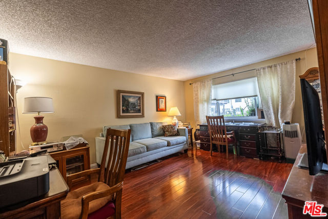 11813 Runnymede Street, North Hollywood, California 91605, 1 Bedroom Bedrooms, ,1 BathroomBathrooms,Stock Cooperative,For Sale,Runnymede,24384915