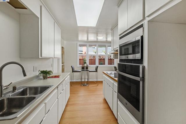 30847 Prestwick Ave, Hayward CA: https://media.crmls.org/mediaz/7e8144f0-d99c-4a8f-baf9-804fb8903b9c.jpg