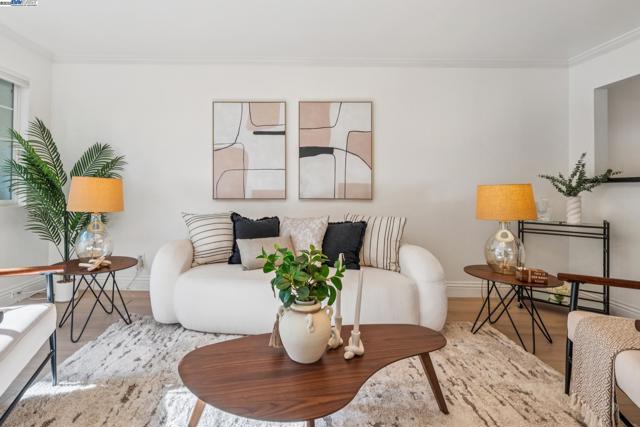 5242 Miles Avenue, Oakland CA: https://media.crmls.org/mediaz/7e826785-597c-4da3-8930-2d18697d2b36.jpg