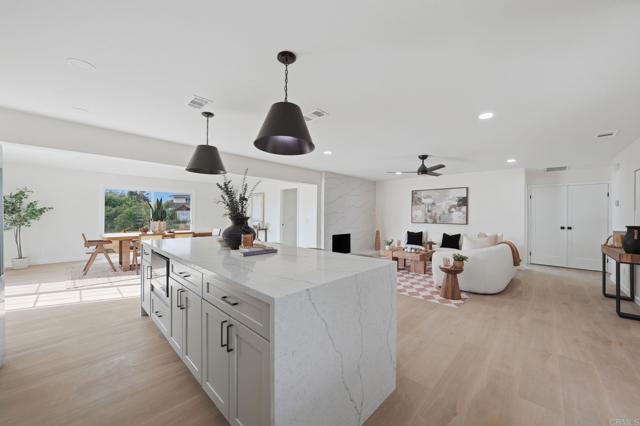 Detail Gallery Image 8 of 35 For 3296 via Bartolo, San Diego,  CA 92111 - 4 Beds | 3 Baths