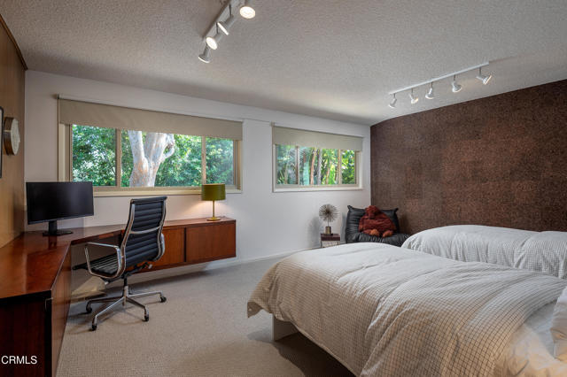 1570 Old House Road, Pasadena CA: https://media.crmls.org/mediaz/7e826f96-f12b-4421-82a0-5b6232841501.jpg