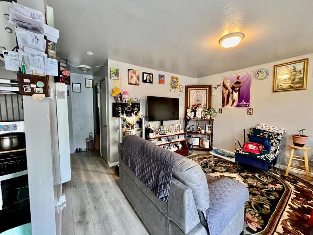 128 Maple Avenue, Watsonville CA: https://media.crmls.org/mediaz/7e839157-9752-4575-a69e-a10ebcf0f204.jpg