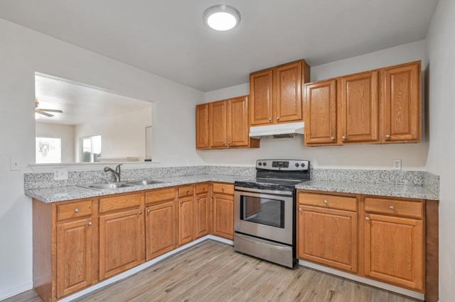 2842 N First Street, Fresno CA: https://media.crmls.org/mediaz/7e845781-8032-4c2d-a751-5b2b27d9dee2.jpg