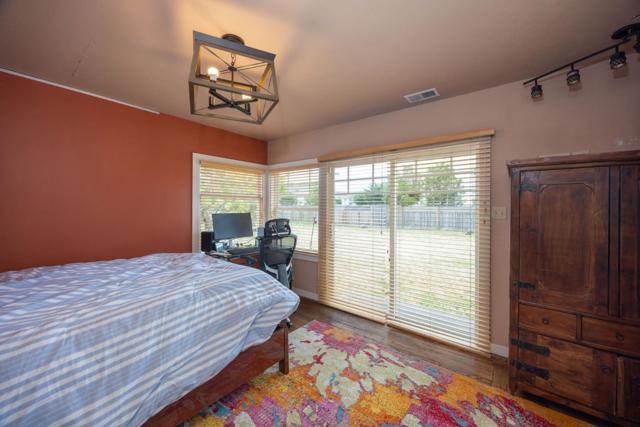 895 Main Street, Half Moon Bay CA: https://media.crmls.org/mediaz/7e84883a-9ada-40c0-b4e4-bc37e2b09df6.jpg
