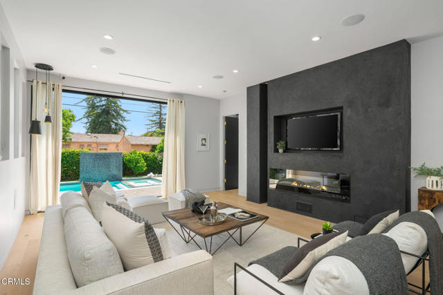5622 Natick Avenue, Sherman Oaks CA: https://media.crmls.org/mediaz/7e849b2d-b1ff-4ee9-9c12-36f0bd626b42.jpg