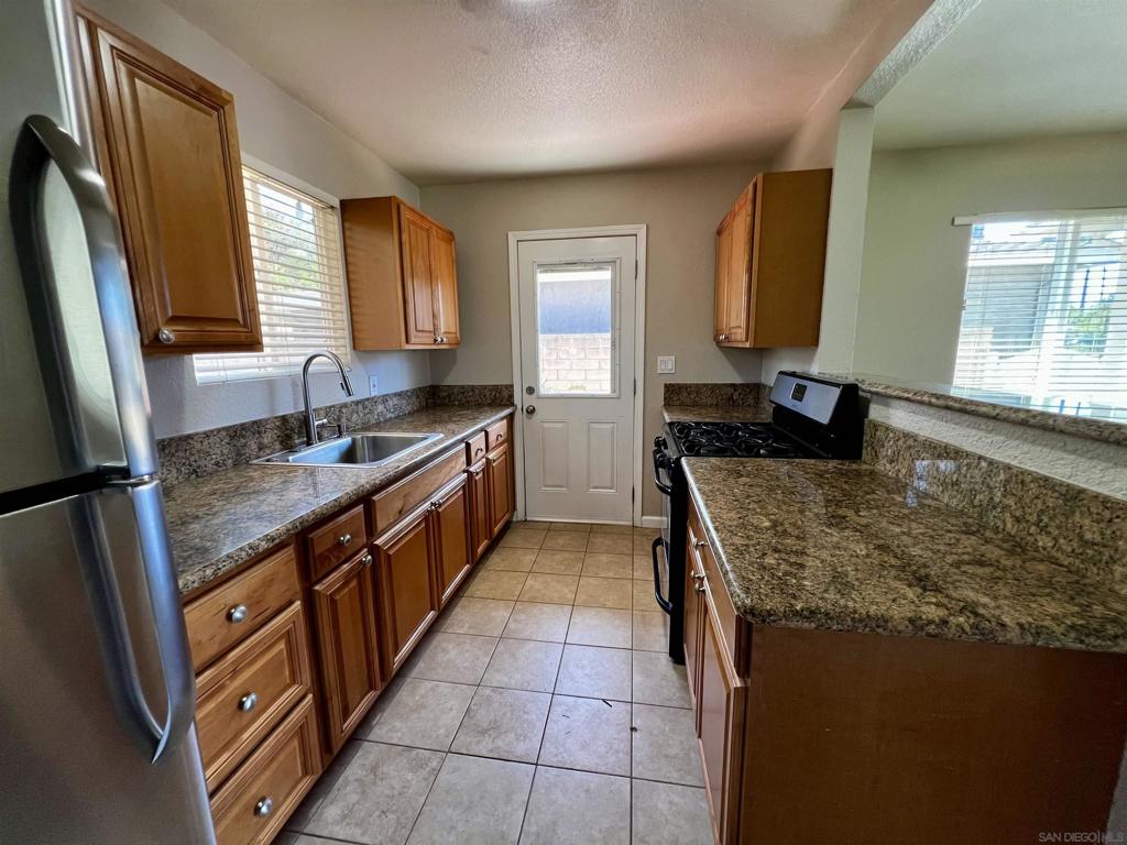 1430 Marshall Street - photo 7