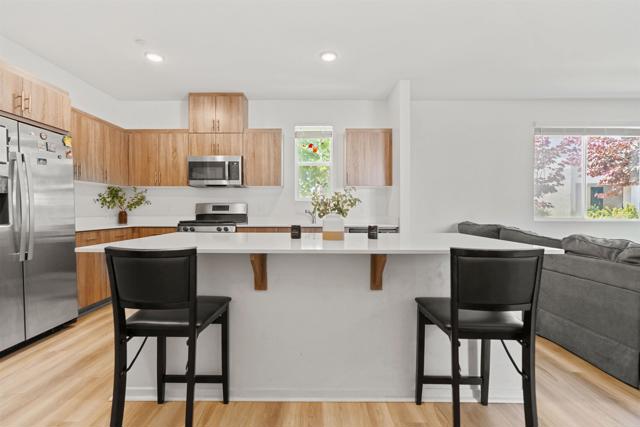 5212 Beachfront, San Diego CA: https://media.crmls.org/mediaz/7e85359b-1936-4978-a0c4-a81a24b3e3a1.jpg