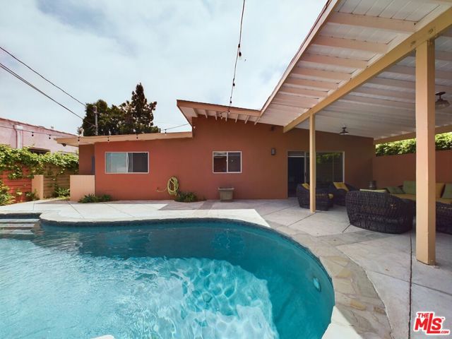 10650 Putney Road, Los Angeles, California 90064, 4 Bedrooms Bedrooms, ,3 BathroomsBathrooms,Single Family Residence,For Sale,Putney,24421207