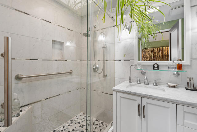 401 E Vista Chino, Palm Springs CA: https://media.crmls.org/mediaz/7e865cbe-9fe2-4ba1-9113-55507626c75c.jpg