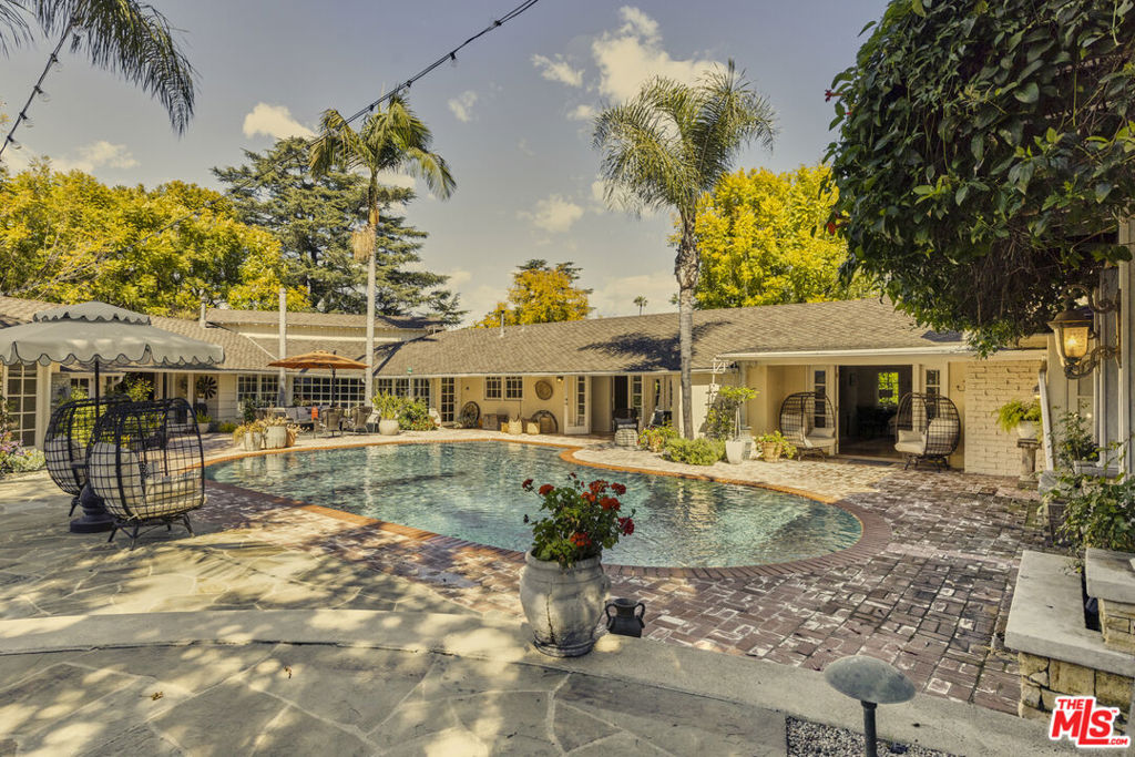 13166 Valley Vista Boulevard