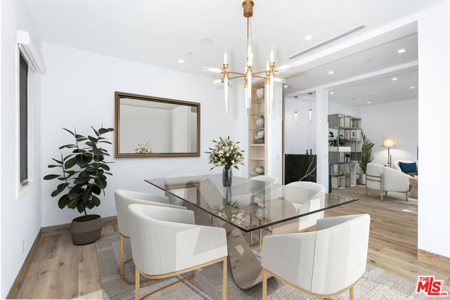 142 N Hamel Drive, Beverly Hills CA: https://media.crmls.org/mediaz/7e86aa05-a7c4-4adb-90e9-3692bd6d9450.jpg