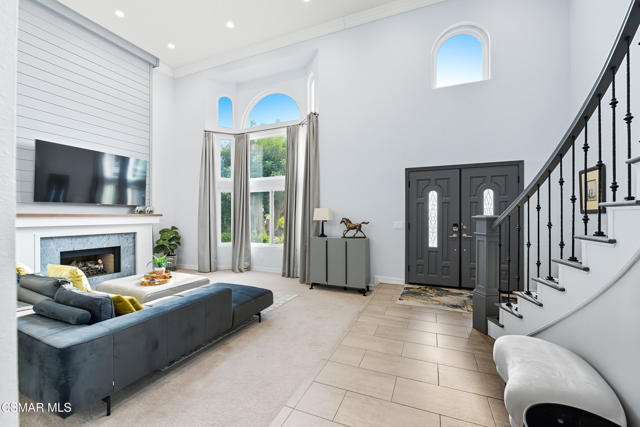 5816 Middle Crest Drive, Agoura Hills CA: https://media.crmls.org/mediaz/7e880b9a-c095-4241-82da-290cf76716ed.jpg