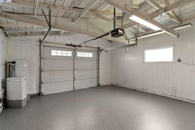 36523 Cherry St, Newark CA: https://media.crmls.org/mediaz/7e88391d-1c46-45f5-81ba-d2919ef85567.jpg