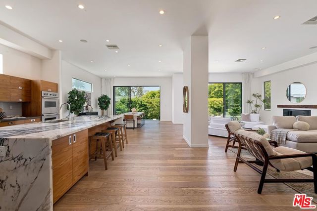 3571 Colonial Avenue, Los Angeles CA: https://media.crmls.org/mediaz/7e887e3c-6882-44b3-9df2-dd5470390a98.jpg