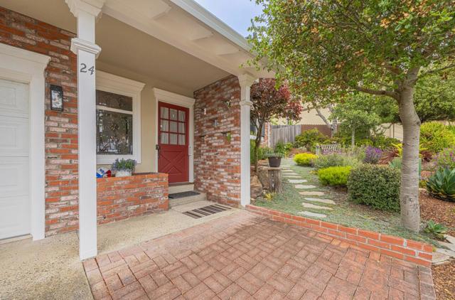 24 Pinehill Way, Monterey CA: https://media.crmls.org/mediaz/7e88c279-d881-42e0-a084-738319b038cd.jpg