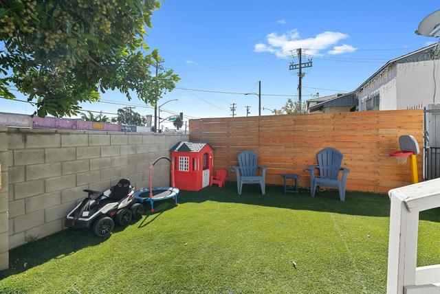 Detail Gallery Image 19 of 34 For 10517 S Normandie Ave., Los Angeles,  CA 90044 - 3 Beds | 1/1 Baths
