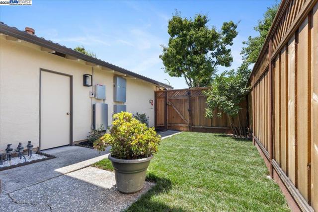 8351 Mulberry Pl, Dublin CA: https://media.crmls.org/mediaz/7e891803-56f7-439f-8e0d-5201614f788d.jpg