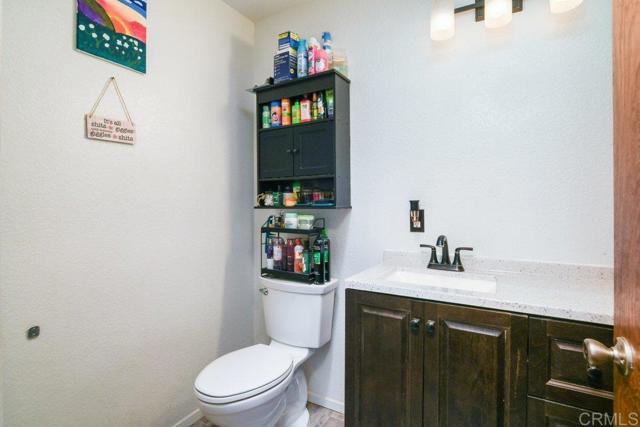 3096 Coral Tree Lane, Fallbrook CA: https://media.crmls.org/mediaz/7e895c03-c0bb-478d-87eb-4ac24b65ed4f.jpg