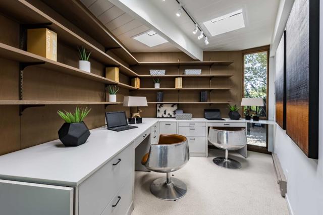 3865 Mumford Place, Palo Alto CA: https://media.crmls.org/mediaz/7e8977bc-2687-4fba-ad84-d35c70acfa05.jpg
