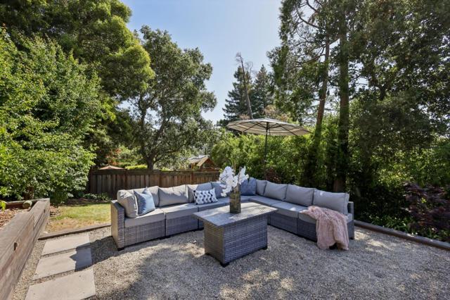607 Dartmouth Avenue, San Carlos CA: https://media.crmls.org/mediaz/7e89814e-fb25-45f4-b023-0ec87f92167d.jpg