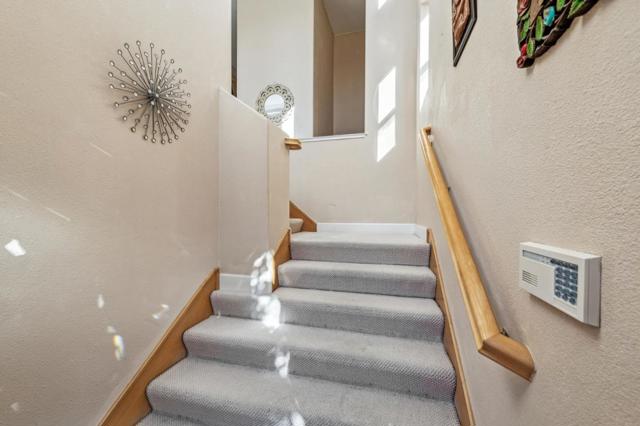 36 Pointe View Place, South San Francisco CA: https://media.crmls.org/mediaz/7e8a53a0-1f2a-4692-bfa7-deddbb00d962.jpg