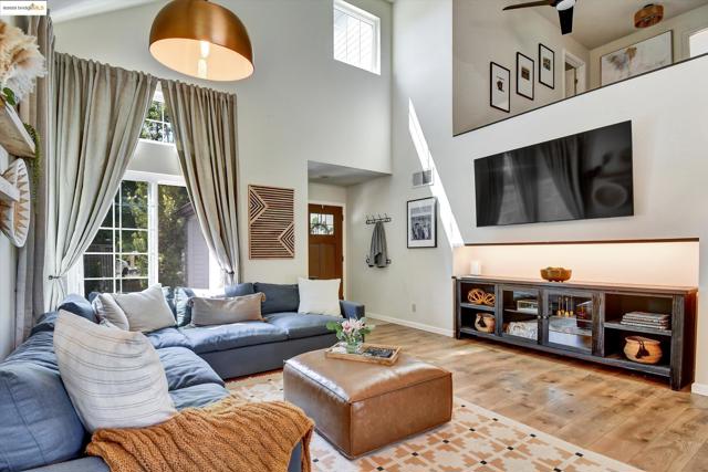 2944 Von Doolen Court, Pinole CA: https://media.crmls.org/mediaz/7e8ab728-1657-48e2-990c-be3a11505c36.jpg