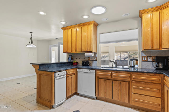 Detail Gallery Image 12 of 45 For 30100 Sunland Way, Tehachapi,  CA 93561 - 3 Beds | 2 Baths
