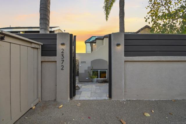 Image 50 of 60 For 2372 Oxford Ave