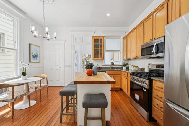 1212 Alabama Street, San Francisco CA: https://media.crmls.org/mediaz/7e8ba59c-3d76-49bc-87a6-0bb09228c9be.jpg