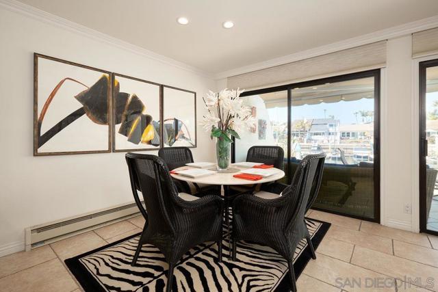 105 Antigua Ct, Coronado CA: https://media.crmls.org/mediaz/7e8bf4d3-9c60-425a-beff-197b80c0405a.jpg