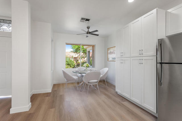 35677 Inverness Avenue, Palm Desert CA: https://media.crmls.org/mediaz/7e8c4249-9320-4361-9bee-4dcf671e934b.jpg