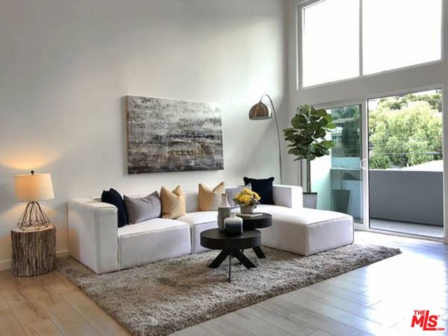2211 GRIFFITH PARK, Los Angeles CA: https://media.crmls.org/mediaz/7e8ca7a9-4fc6-4764-840b-f8572481a3b0.jpg