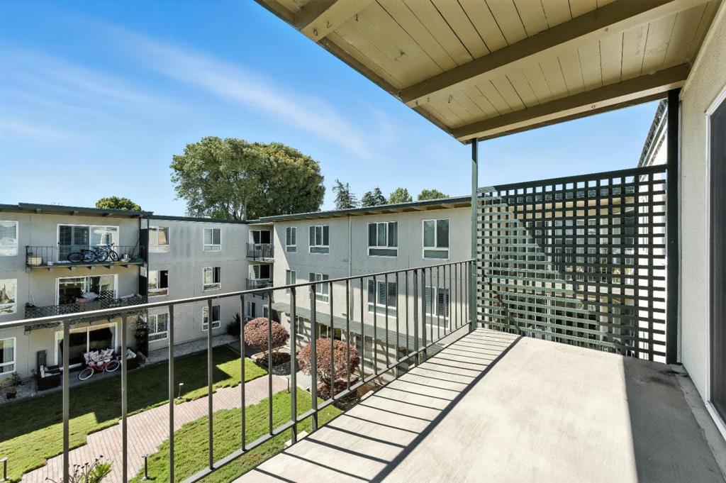 932 Peninsula Avenue #406