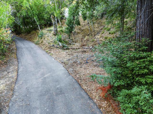 12 Montecito Road, Woodside CA: https://media.crmls.org/mediaz/7e8d40c1-921e-4b60-886b-59acd8d77651.jpg