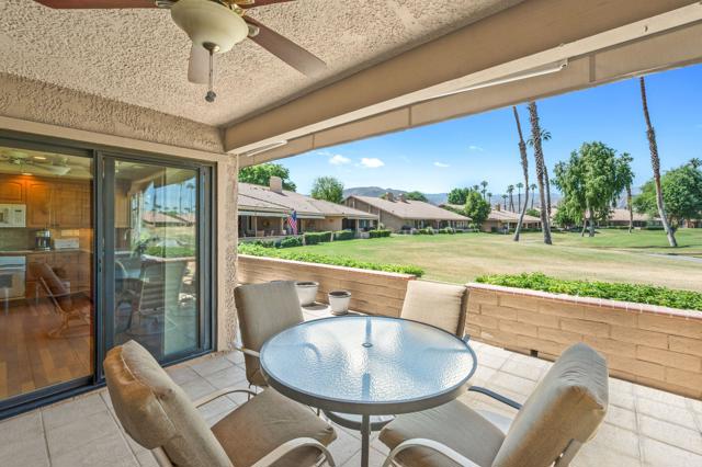 38 Conejo Circle, Palm Desert CA: https://media.crmls.org/mediaz/7e8e0ea4-1482-4e65-bdff-704c5f2381b3.jpg