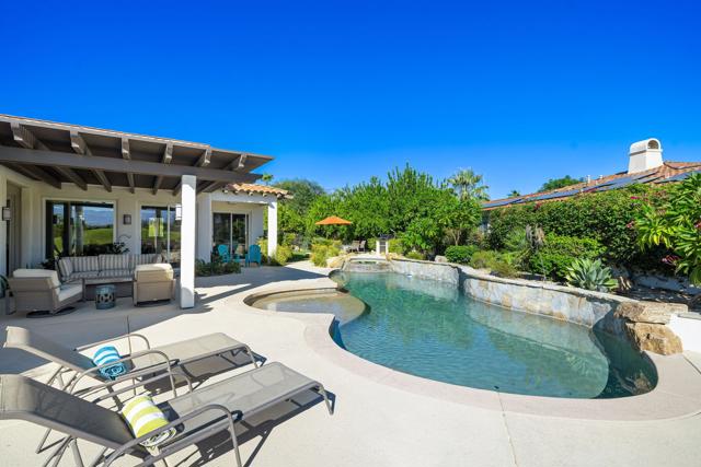 350 Loch Lomond Road, Rancho Mirage CA: https://media.crmls.org/mediaz/7e8fc48c-3545-4796-84fa-a2b9463704fd.jpg