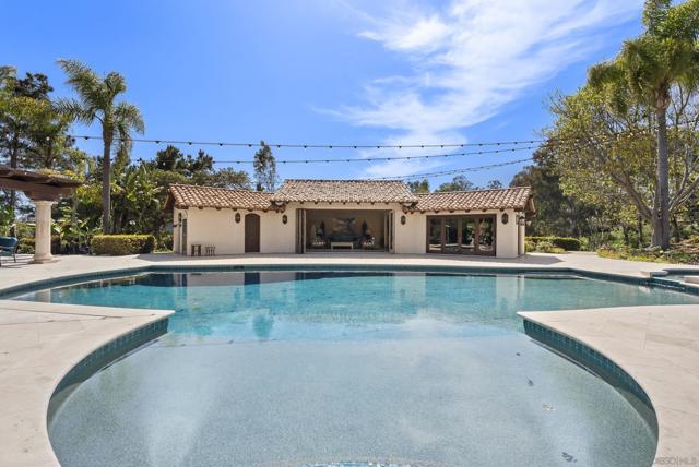 17535 Los Morros, Rancho Santa Fe CA: https://media.crmls.org/mediaz/7e907503-6efc-42c2-a296-8f06c599b931.jpg