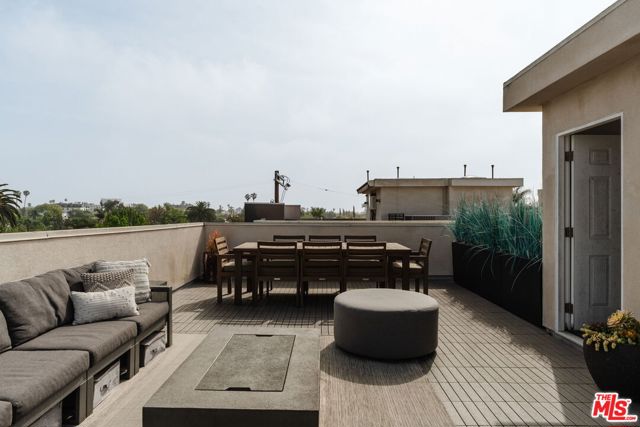 6072 Pickford Street, Los Angeles CA: https://media.crmls.org/mediaz/7e90cdac-350c-48f2-a330-45f872954310.jpg